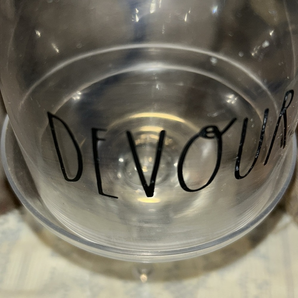 Rae Dunn “ Devour” cupcake holder/  glass cloche - Picture 4 of 4